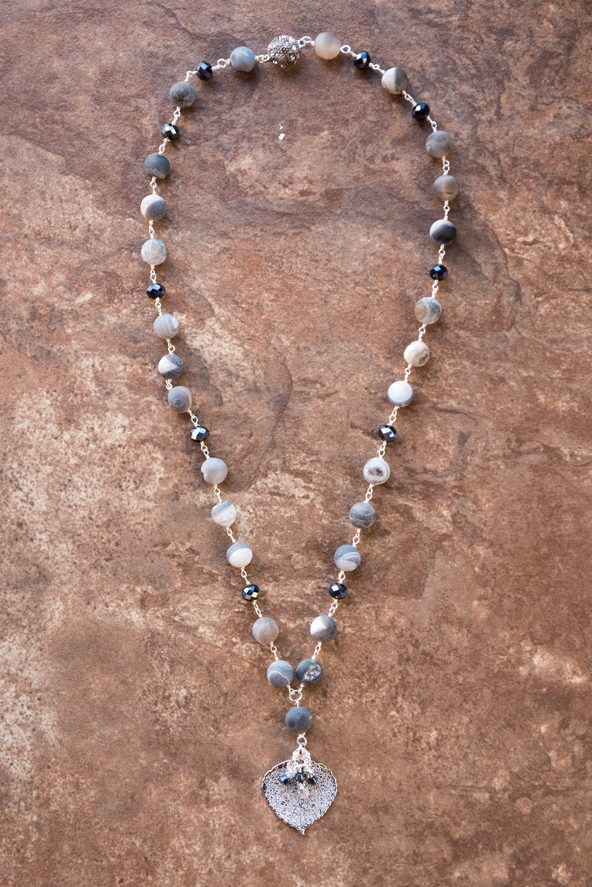 Druze crystallized agate